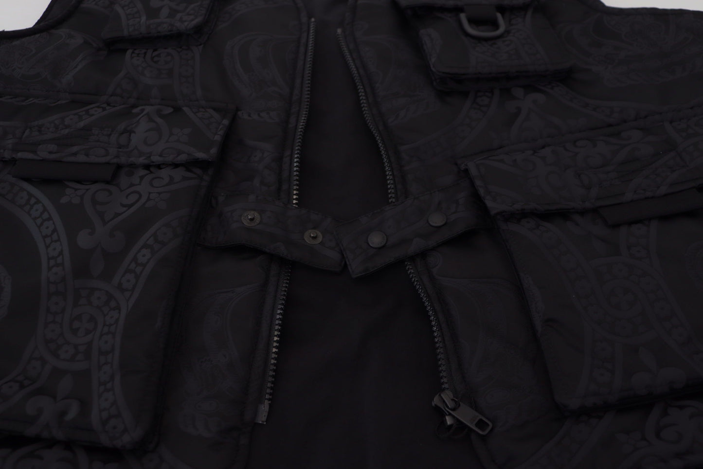 Black Nylon Full Zip Sleeveless Jacket